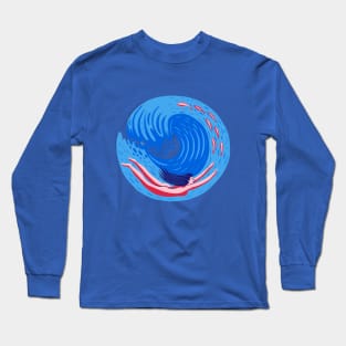 Diving under the waves Long Sleeve T-Shirt